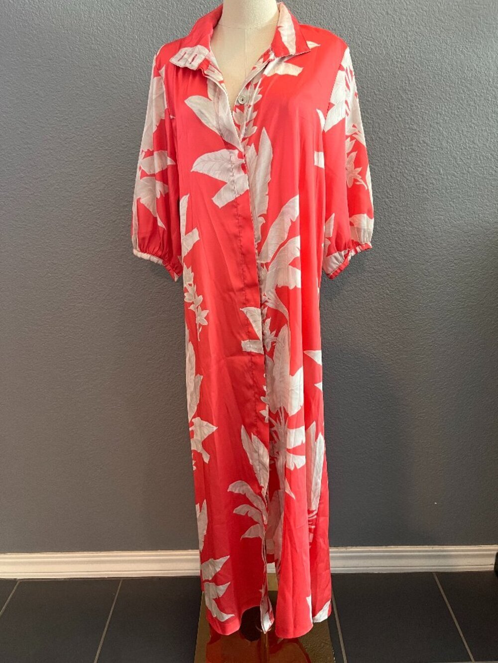 BRYN WALKER GERALDINE MAXI SHIRT DRESS in CORAL & PARCHMENT PALM LEAF PRINT - L